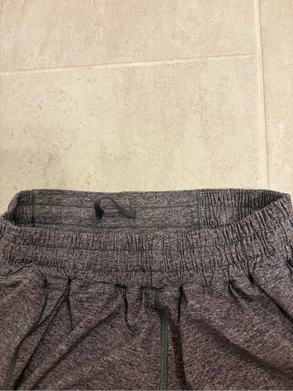 Lululemon Hotty Hot 4” shorts • heathered grey • low-waisted